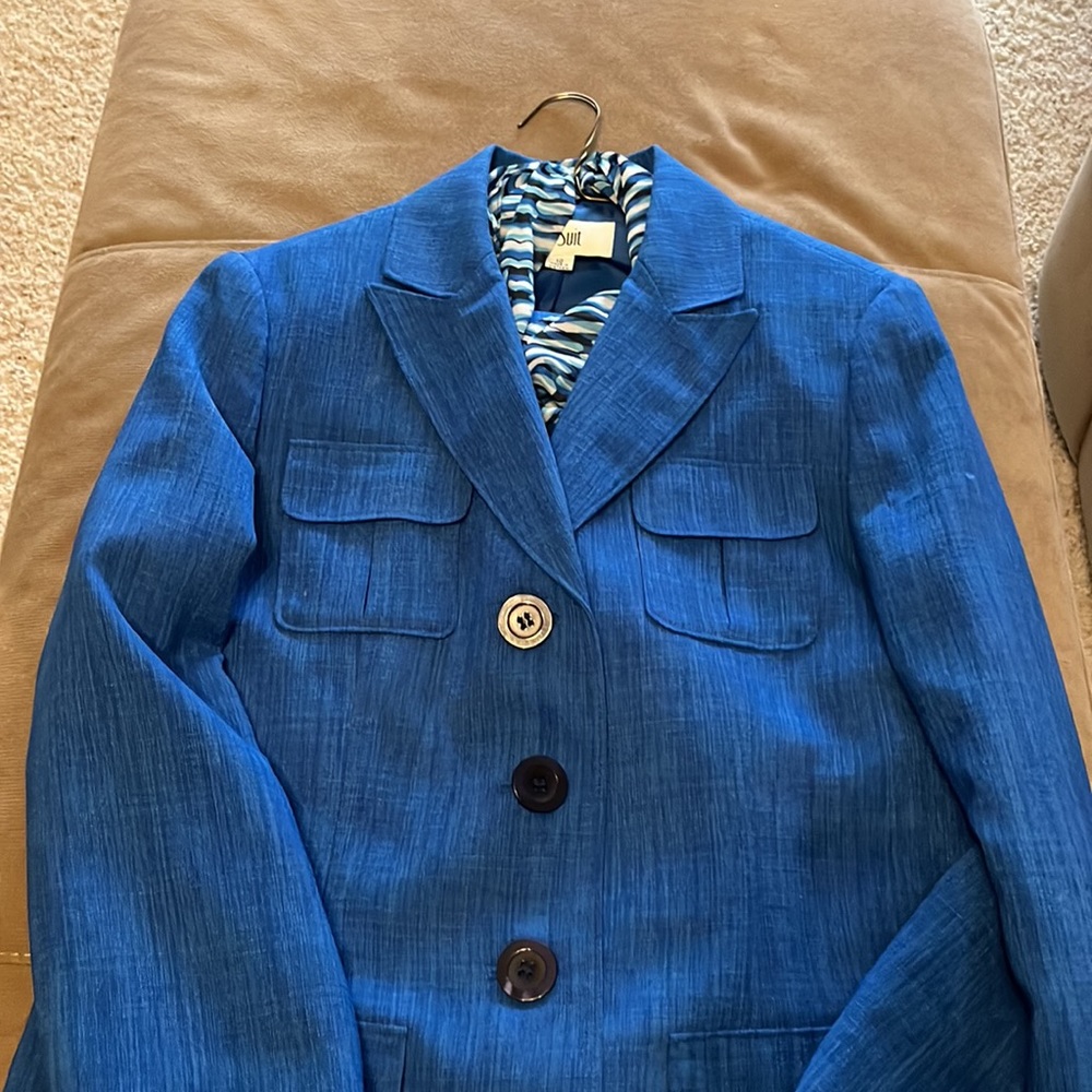 Like new! Blue pant suit - Picture 4 of 6